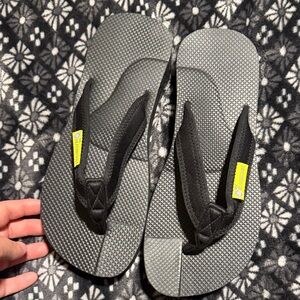 The Healing Sole Flip Flops